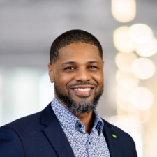headshot of marcio thompson