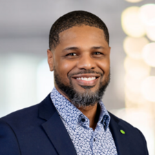 headshot of marcio thompson