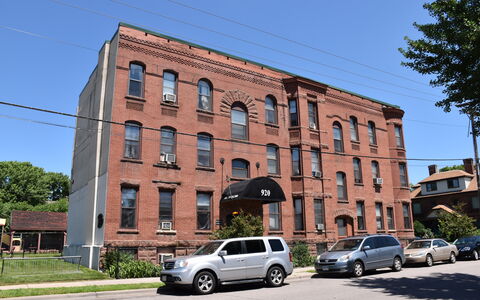 Exterior Canadian Terrace property