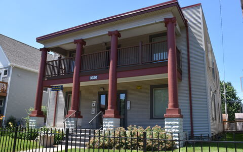 Exterior Image Central Neighborhood property